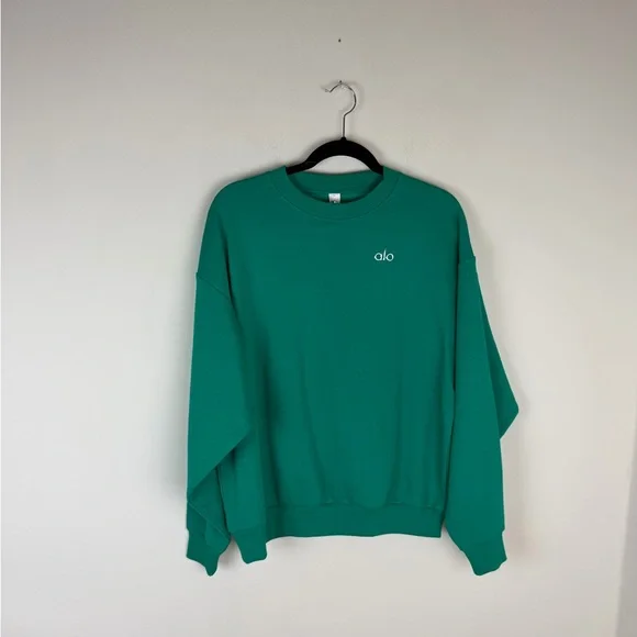 NWT ALO ACCOLADE CREW NECK PULLOVER & SWEAT SHORTS SET Spruce Green Size S - Picture 2 of 12